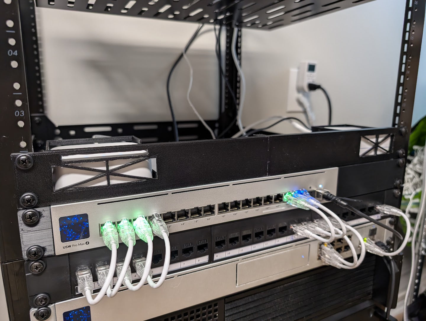Βάση Rack Server 19 ιντσών για Philips Hue και Lutron Caseta