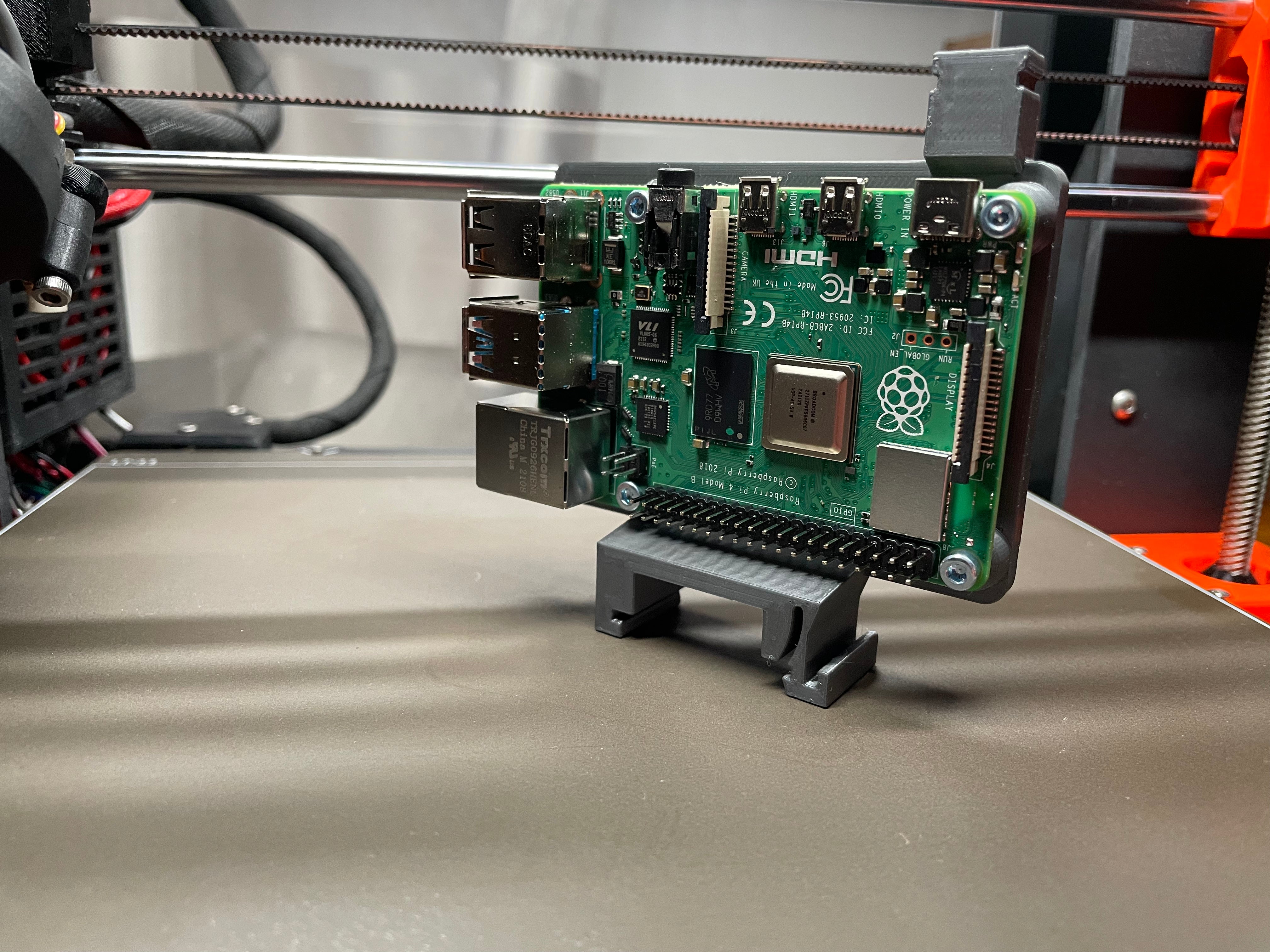 Raspberry Pi 4 / Pi 5 βάσεις DIN-skinne με M3 rivet nuts