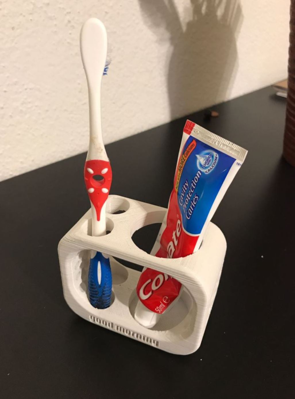 Βάση για οδοντόβουρτσα και οδοντόκρεμα για δύο οδοντόβουρτσες