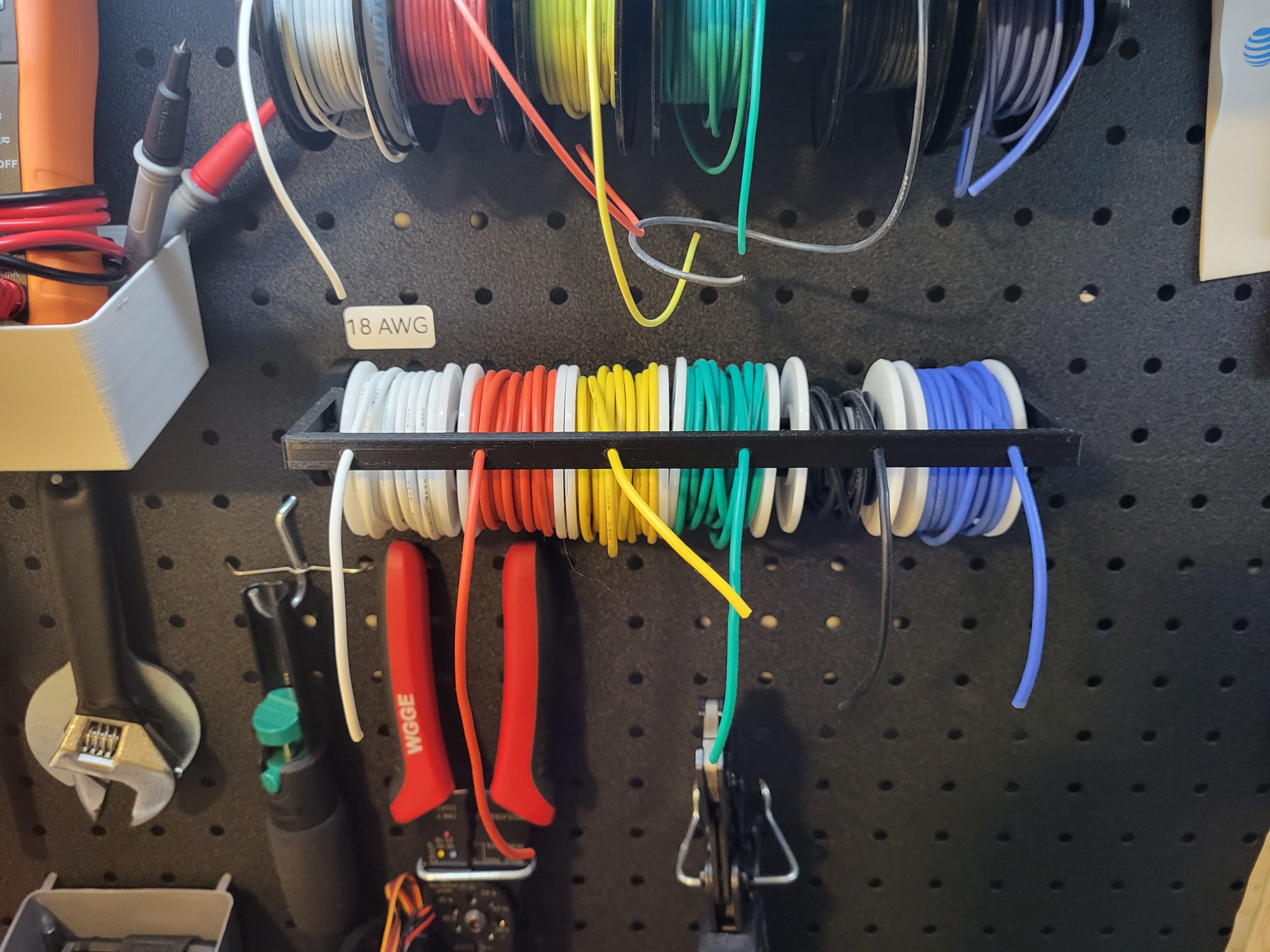 Ηλεκτρική Στήριξη Καλωδίων για Pegboard