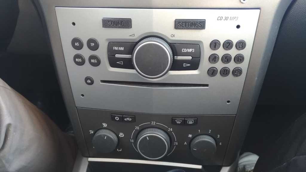 Κουμπιά αντικατάστασης για το ραδιόφωνο αυτοκινήτου Opel CD30MP3