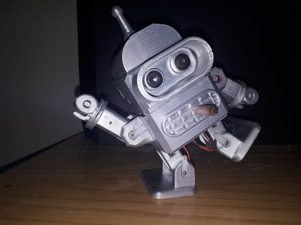 Ρομπότ Otto Bender με μπράτσα από την Redxvb
