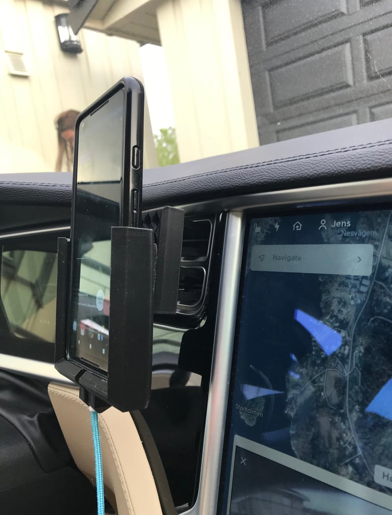 Βάση τηλεφώνου AC για Pixel 2 XL με Rhinoshield Crashguard σε Tesla Model S