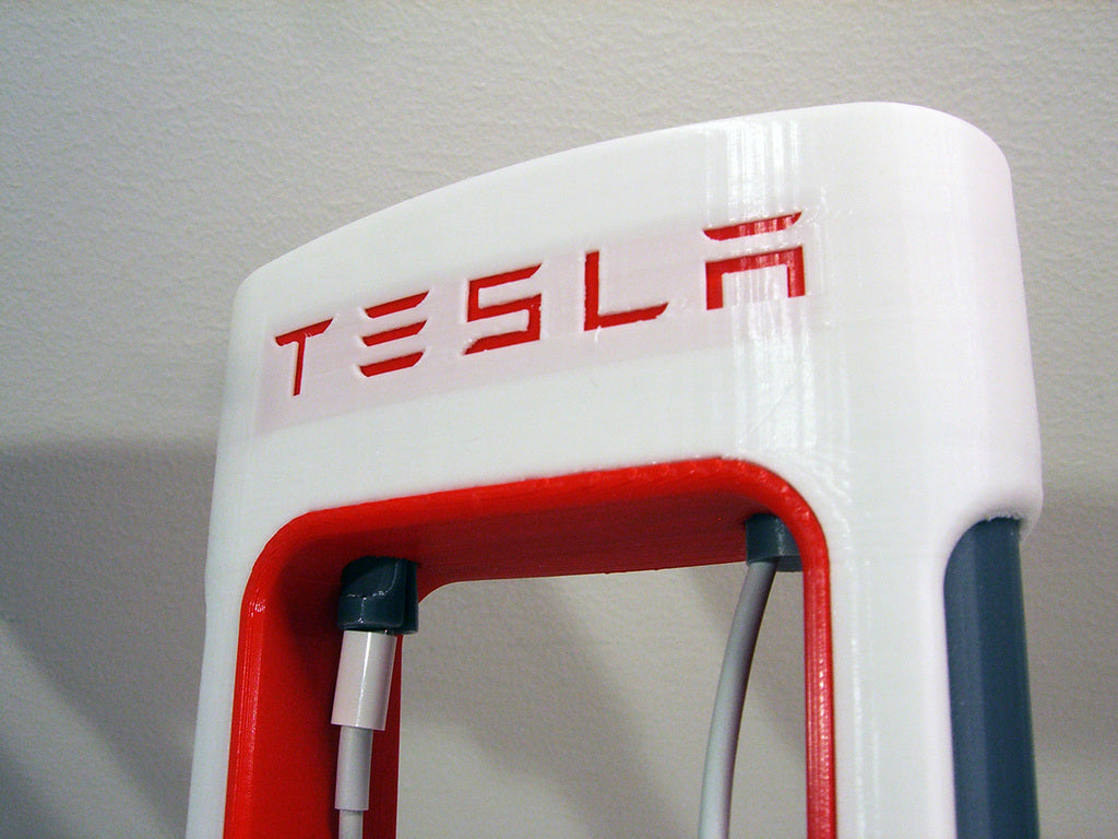 Mini Tesla SuperCharger για iPhone και κάμερες