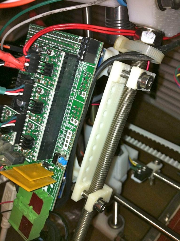 Βάση Arduino (RAMPS) για Prusa / Mendel με οπές αξεσουάρ