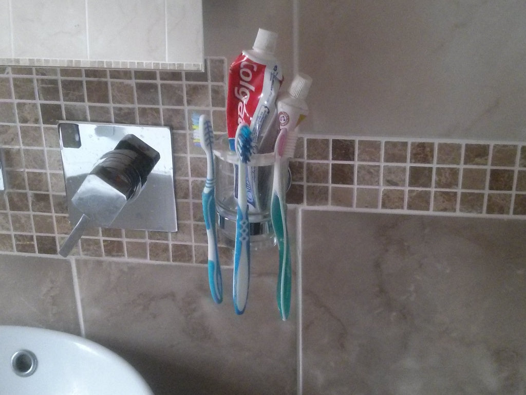 Σαπουνάκι μπάνιου και θήκη οδοντόβουρτσας