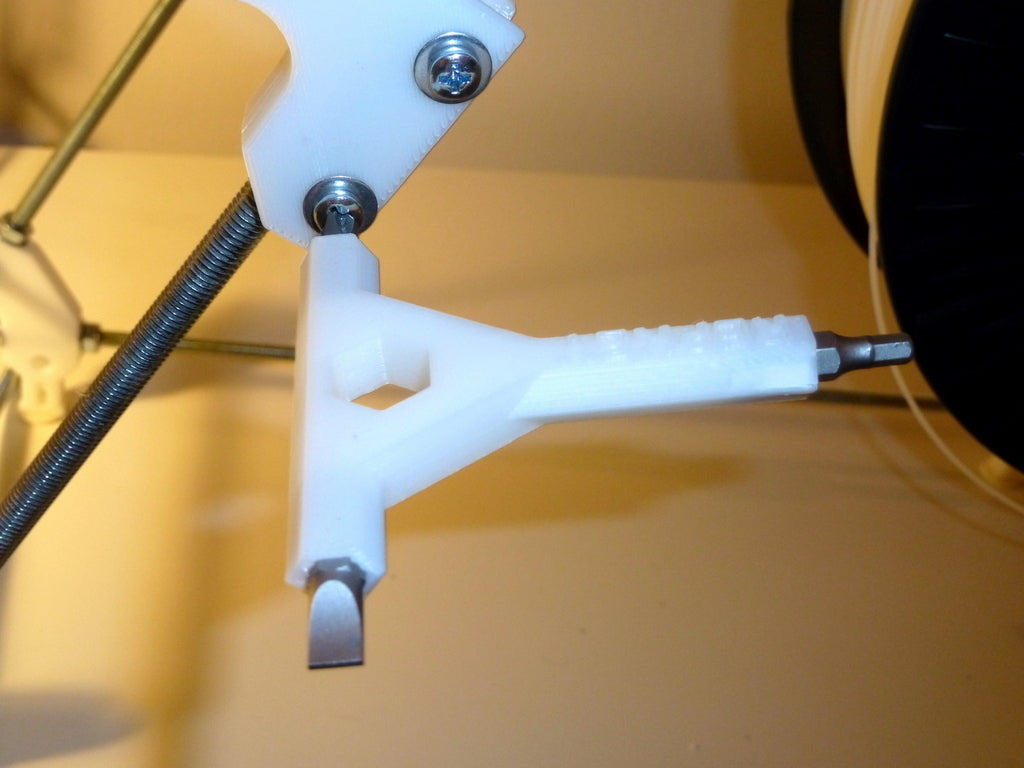 RepRap Prusa Mendel RepKey: 3D τυπωμένο κλειδί και κατσαβίδι με παξιμάδι M8