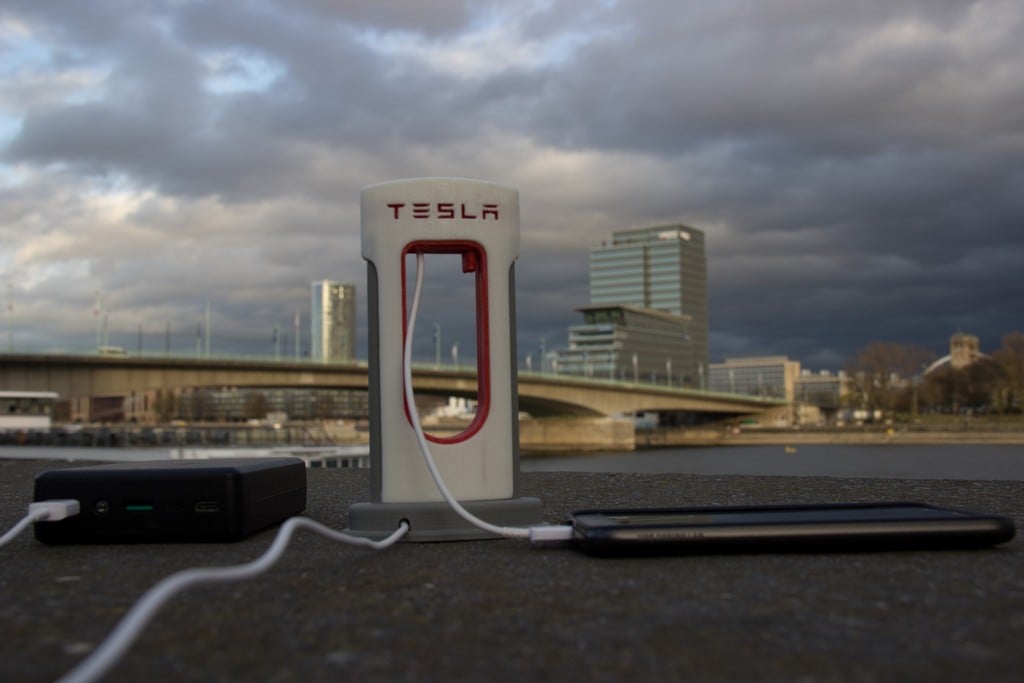 Θήκη κινητού τηλεφώνου Tesla Super Charger USB-C
