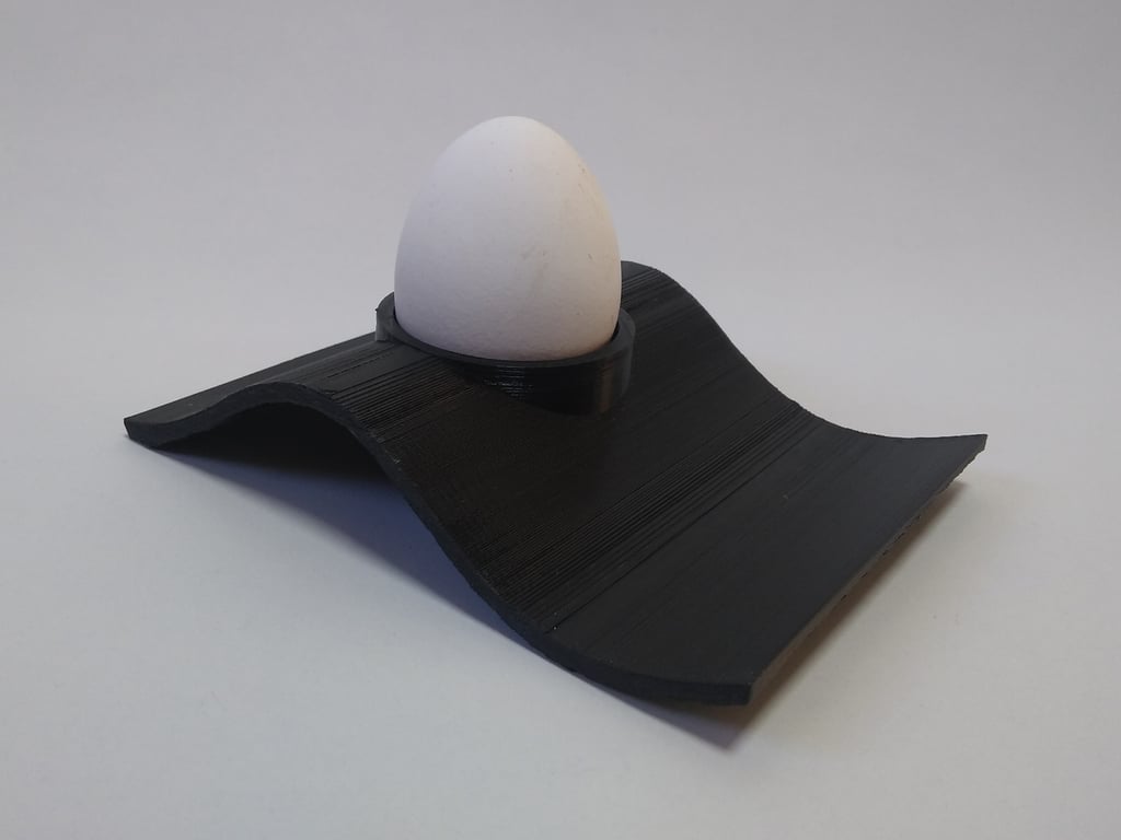 Κύπελλο αυγού σε σχήμα κύματος σε μοντέρνο σχεδιασμό