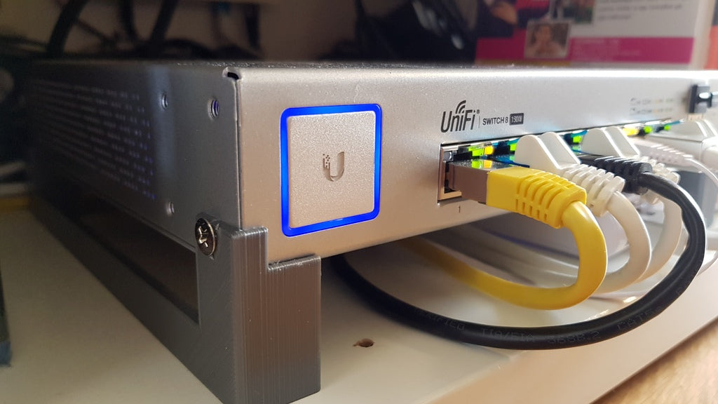 Στήριγμα Ubiquiti UniFi Switch 8 150w με χώρο για Cloud Key