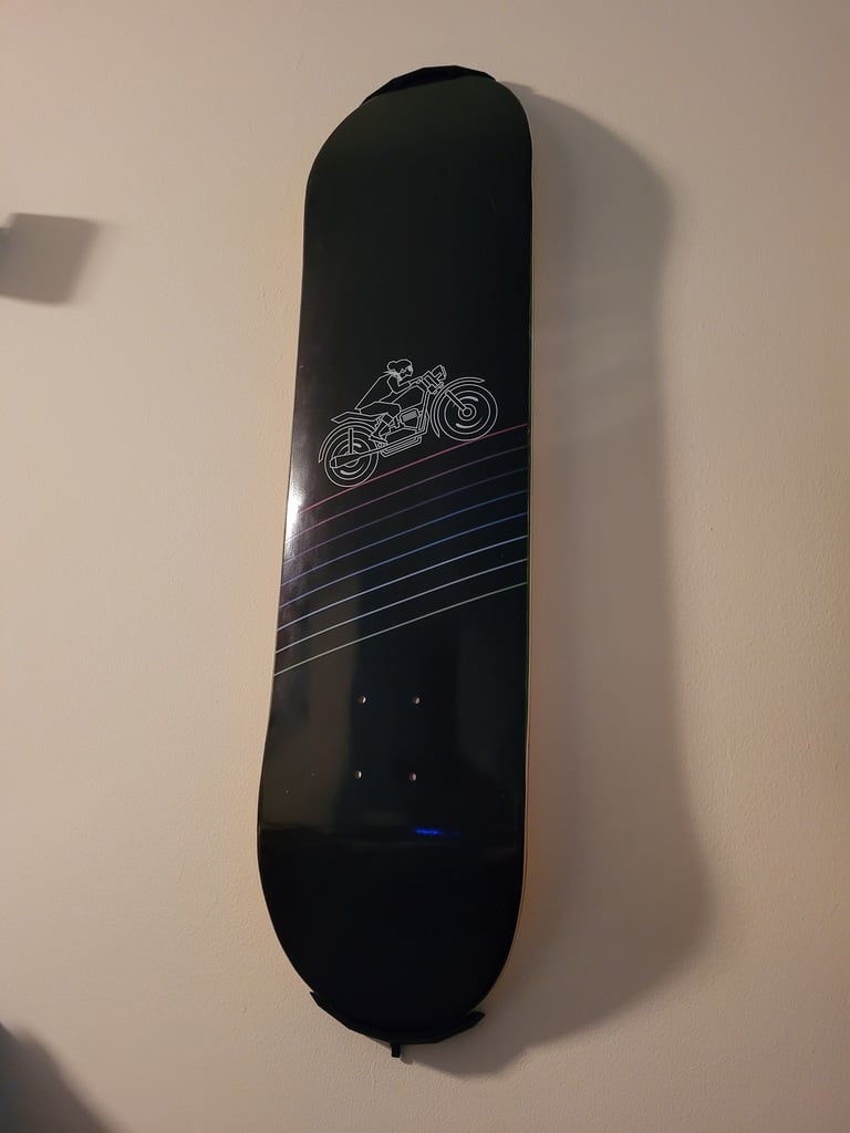 Skateboard Deck Τοποθέτηση στον τοίχο χωρίς βίδες