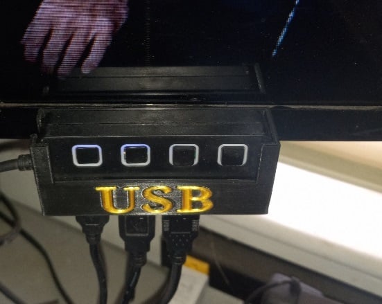 Υποδοχή USB HUB από tcpiii με φωτιζόμενο διακόπτη