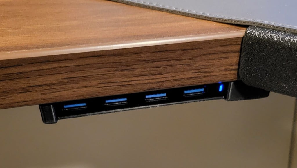Anker 4 Port USB Hub Slim βάση στήριξης κάτω από το γραφείο