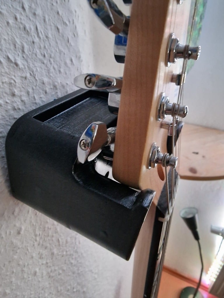 Κρεμάστρα κιθάρας με χώρο για πλεκτά