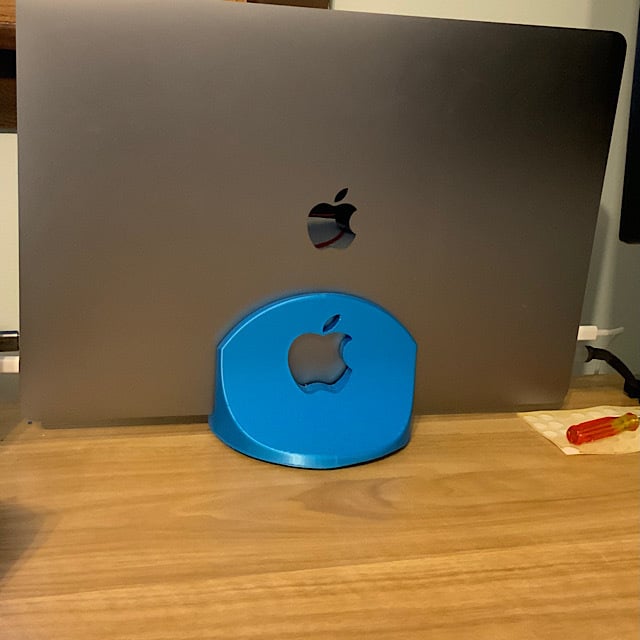 Κάθετη βάση σύνδεσης για MacBook Pro 2019
