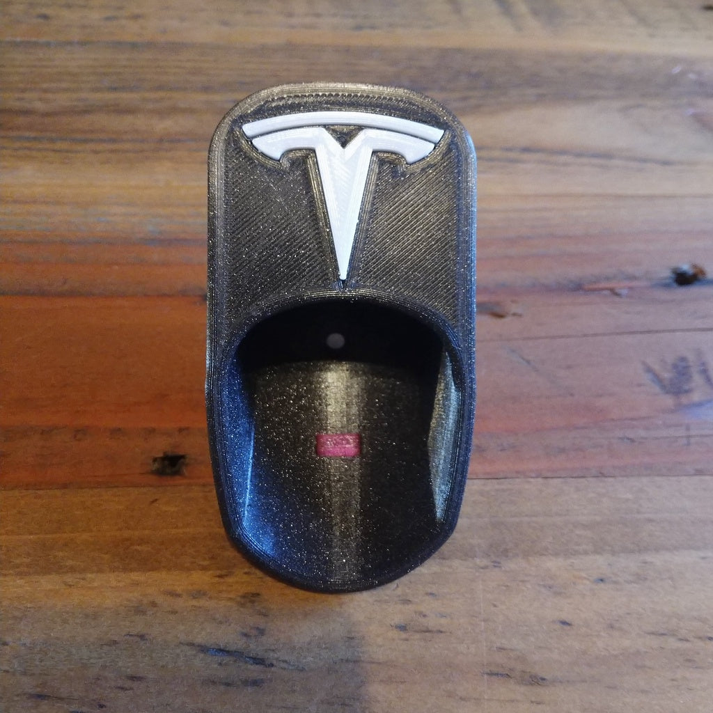 Tesla Charger Organizer με ξεχωριστό ένθετο λογότυπου και άκρο