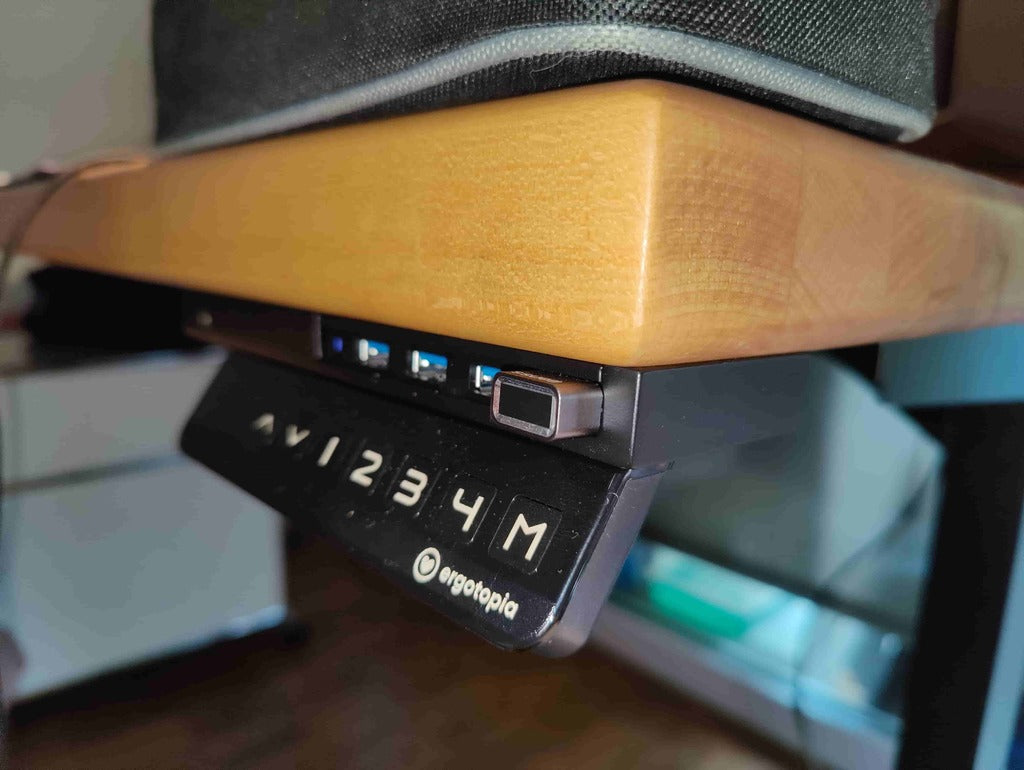 Under Desk Headphone / Audio Jack Extender και Anker USB 3.0 Hub Mount