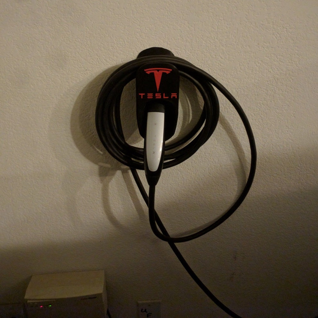 Μεγαλύτερη έκδοση του Tesla Wall Connector Cable Organizer