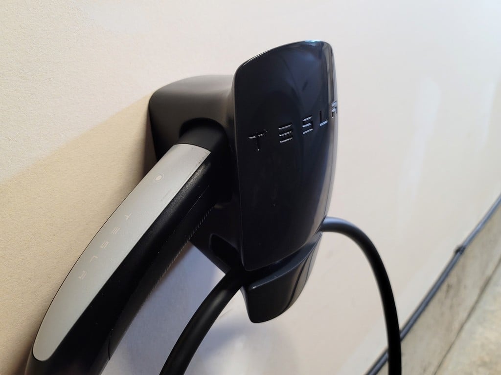 NACS Wall Dock and Cable Organizer για Tesla