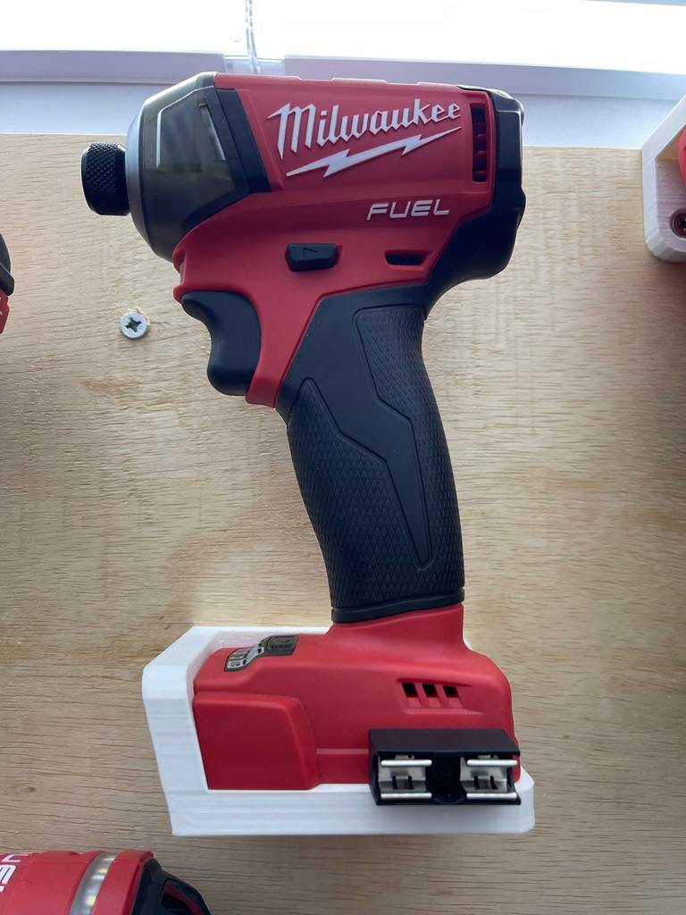 Βάση τοίχου για εργαλείο Milwaukee M18